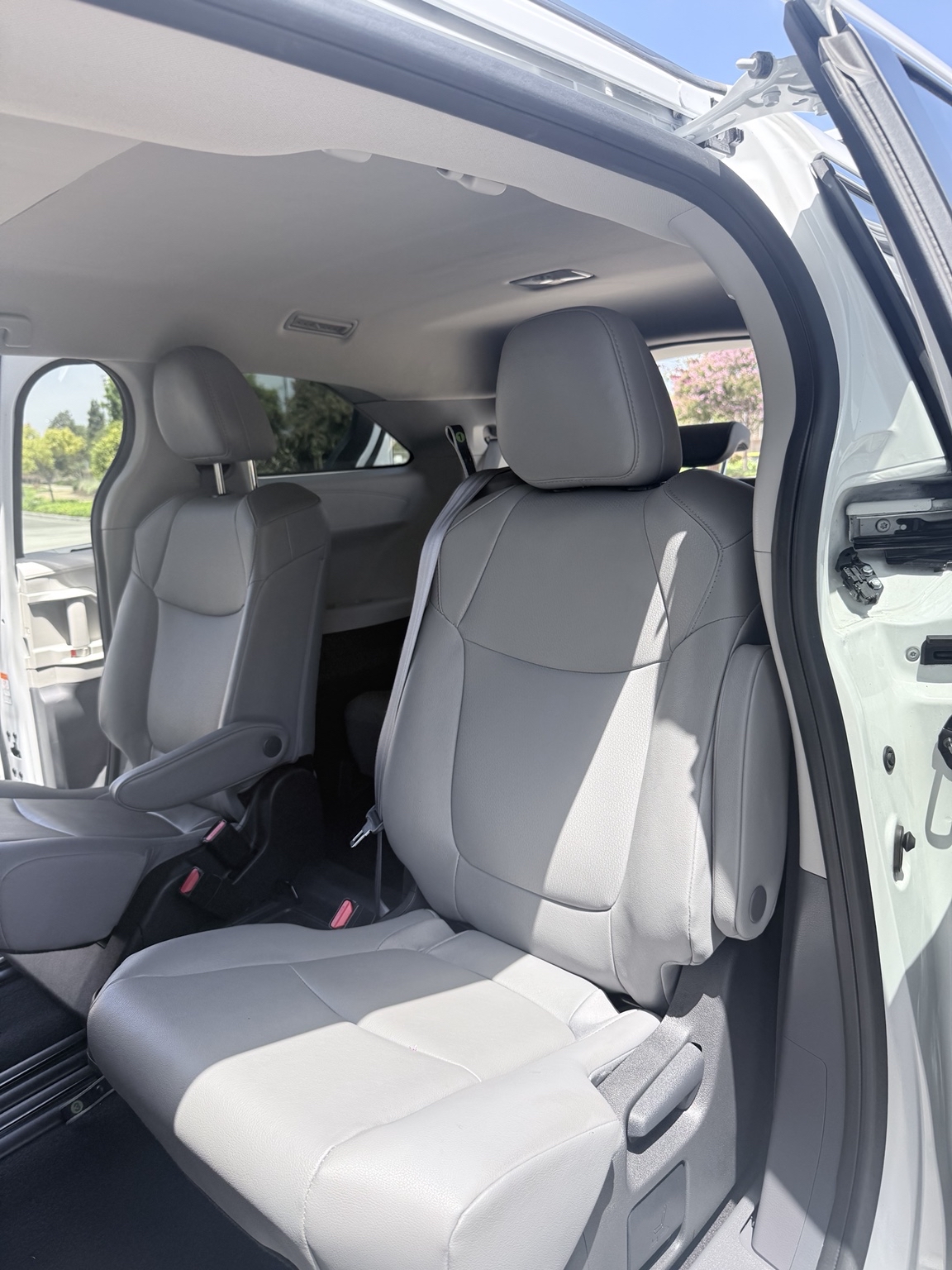 2024 Toyota Sienna XLE photo 10