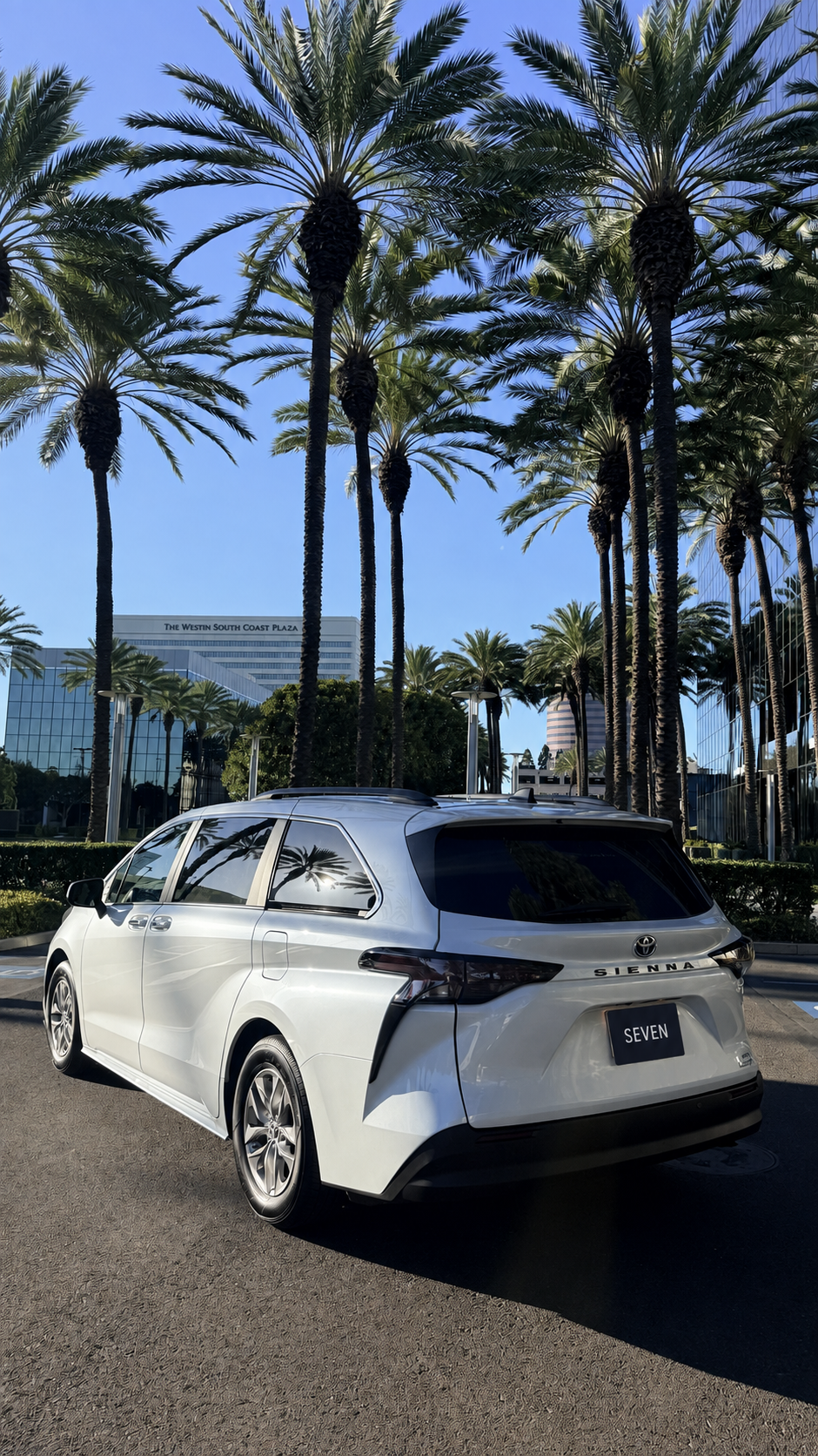 2024 Toyota Sienna XLE photo 11