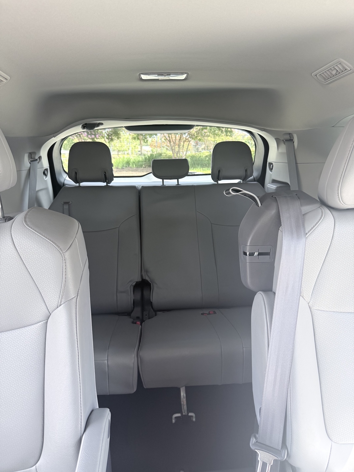 2024 Toyota Sienna XLE photo 13