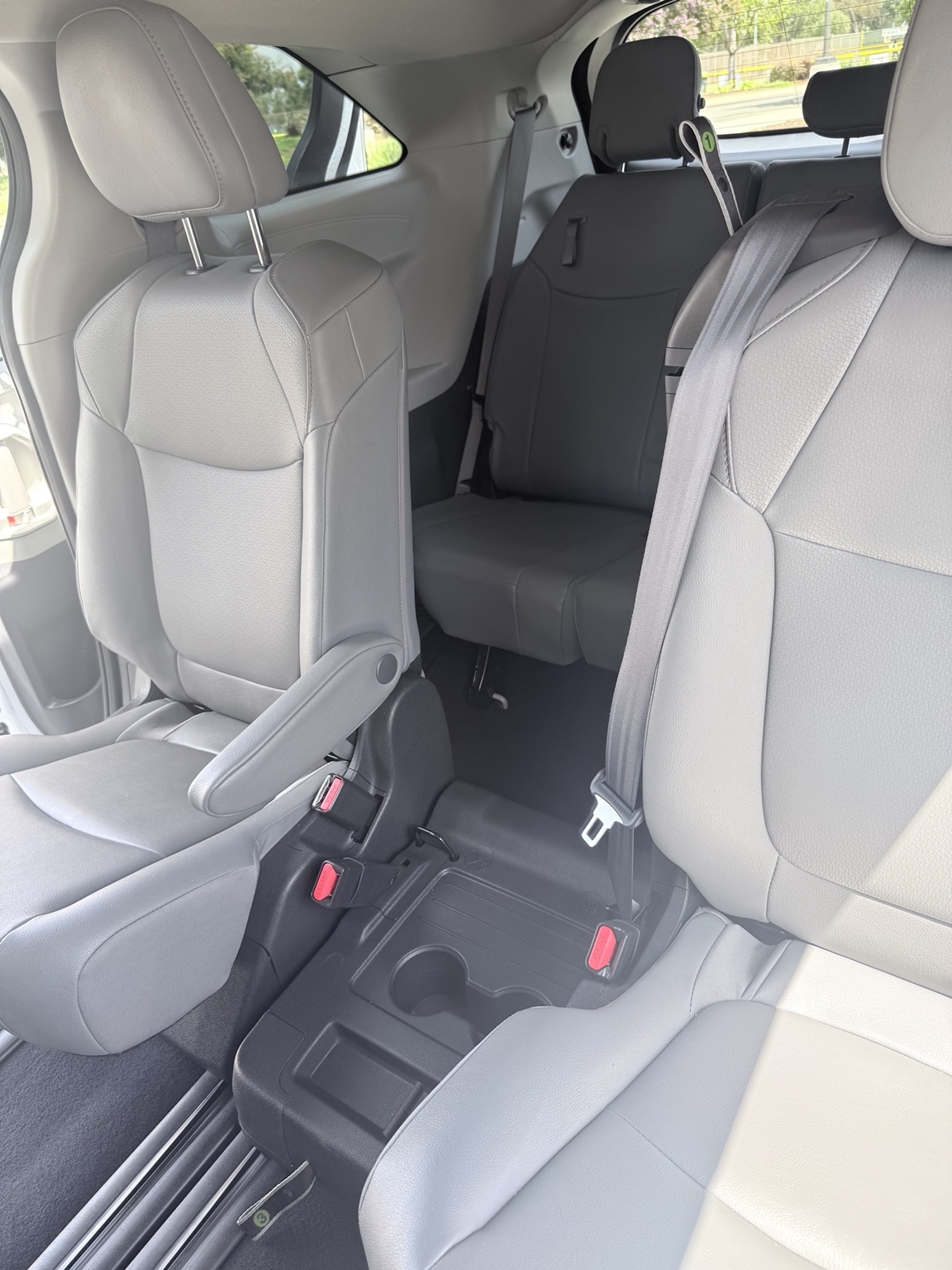 2024 Toyota Sienna XLE photo 16